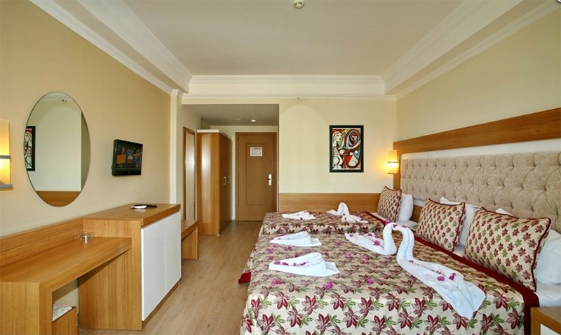 Hedef Beach Resort Hotel